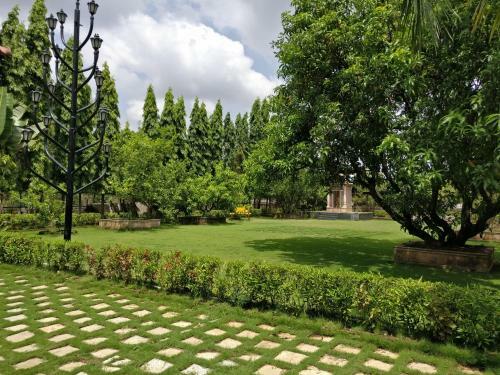 Hotel Pushp Vatika Resort & Lawns