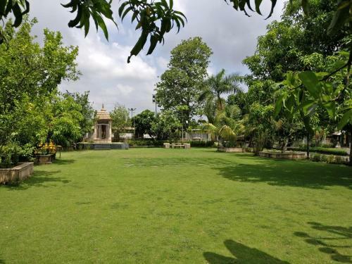 Hotel Pushp Vatika Resort & Lawns