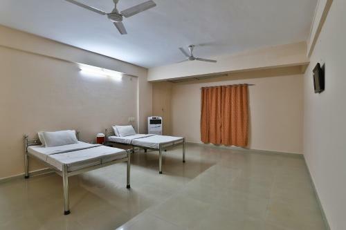 Motel Oyo 29126 Aeron Plaza