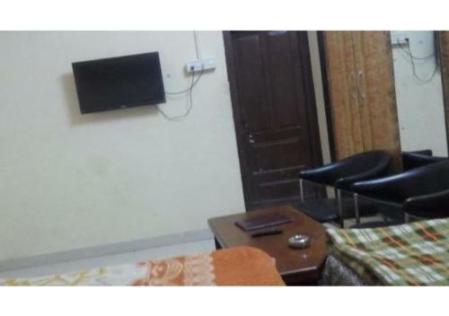 Hotel Well Furnished Rooms In Pushkar