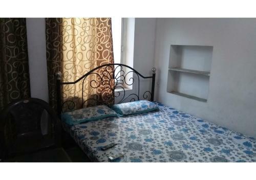 Hotel Budget Rooms On Vip Road