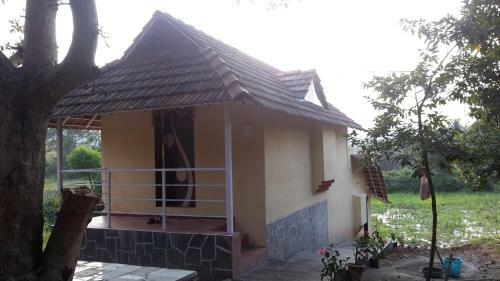 Hotel Sade Char Anandvan, Alibag