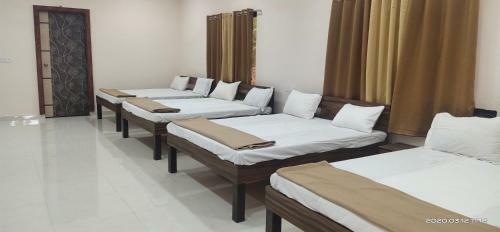 Hotel Sade Char Anandvan, Alibag