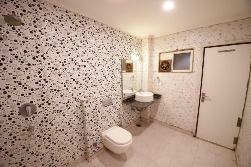 Hostal Hotel Golden Wings