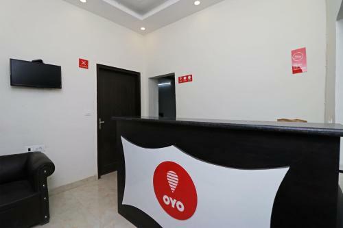 Oyo 12738 Hotel Diamond