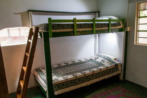 Hostal Sharnga Guest House