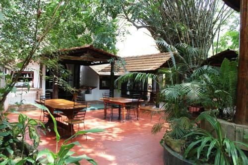 Hostal Sharnga Guest House