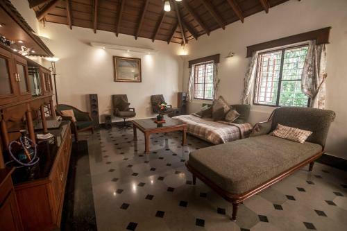 Siddhanta Manor