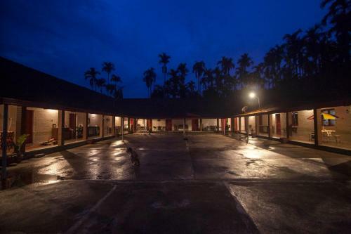 Siddhanta Manor
