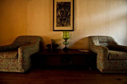 The Olive Room Stay - Two Chimneys Gethis