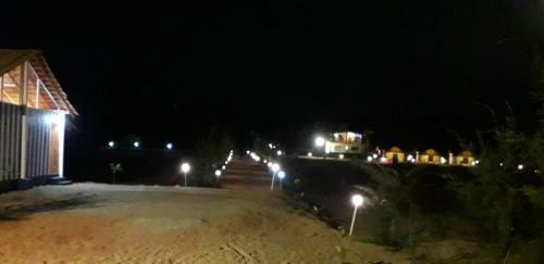 Hotel 5 Mile Beach Resort