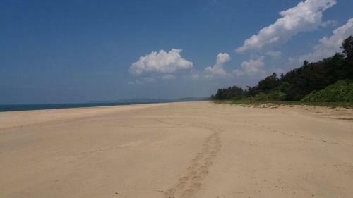 Hotel 5 Mile Beach Resort