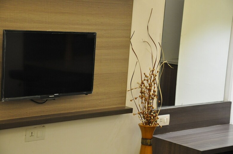 Mango Hotels Tansha Regal