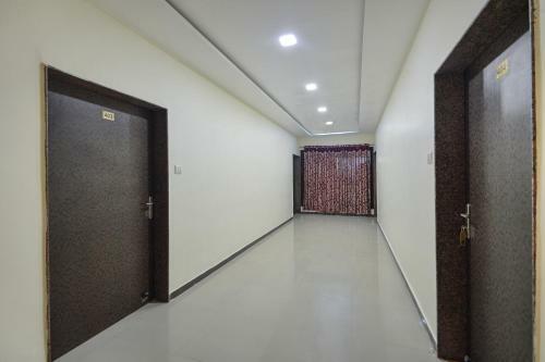 Oyo 16076 Hotel Happy Day