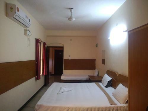 Lodge Hotel Sarvamangalam Inn