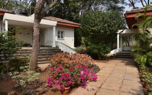 Hotel Modi's Resort Karjat