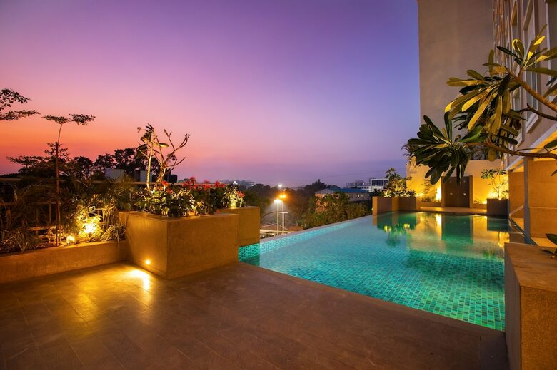 Hotel Lemon Tree Premier City Center Pune