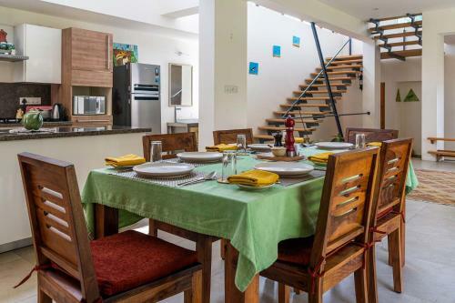 Hostal Davey's Townhouse By Vista Rooms