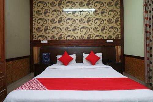 Hotel Oyo 26584 Royal Castle