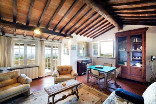Torricella Villa Sleeps 10 Pool
