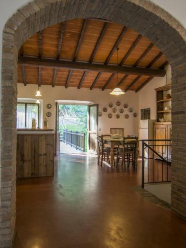 Grezzano Villa Sleeps 14 Pool Wifi