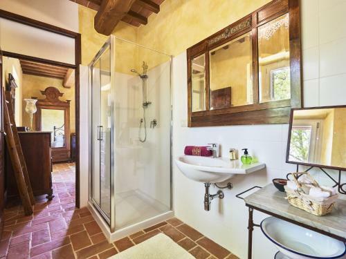 Provincial Villa In Marciano Tuscany With Pool