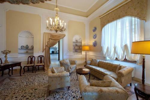 Ponte A Bozzone Villa Sleeps 15 Pool Air Con Wifi