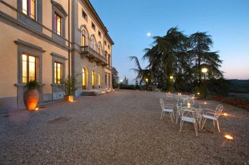 Ponte A Bozzone Villa Sleeps 15 Pool Air Con Wifi