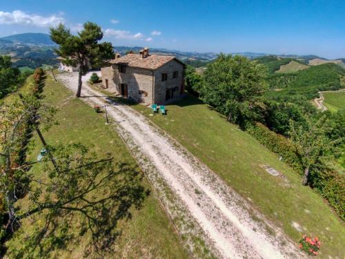 Spacious Mansion In Sant'angelo In Vado With Pool