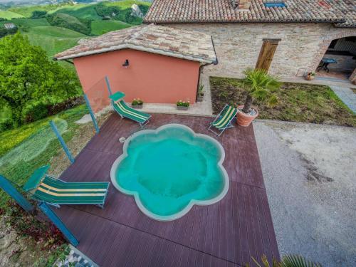 Spacious Mansion In Sant'angelo In Vado With Pool