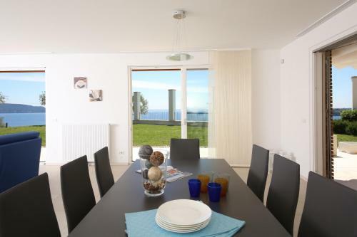 Villa Albachiara, Private Luxury Villa With Private Pool And Lake View