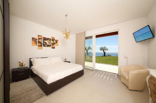 Villa Albachiara, Private Luxury Villa With Private Pool And Lake View