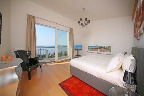 Villa Albachiara, Private Luxury Villa With Private Pool And Lake View