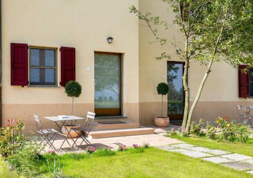 Hostal Tenuta Lamborghini Golf & Resort