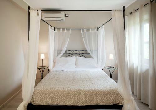 Hostal Tenuta Lamborghini Golf & Resort