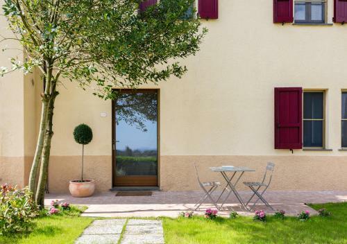 Hostal Tenuta Lamborghini Golf & Resort
