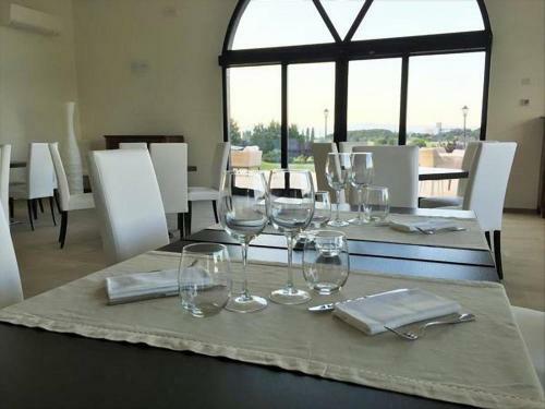 Hostal Tenuta Lamborghini Golf & Resort