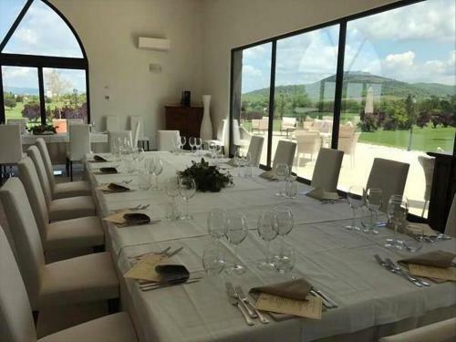 Hostal Tenuta Lamborghini Golf & Resort