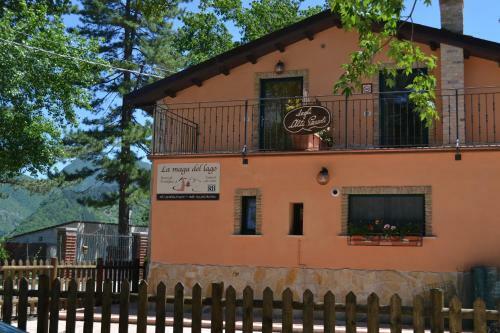 Hostal La Maga Del Lago