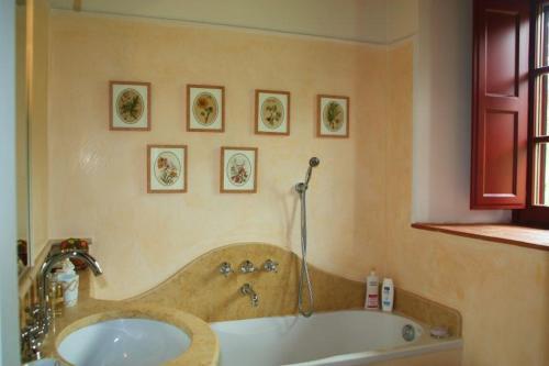 Ponte A Moriano Villa Sleeps 12 Pool Air Con Wifi