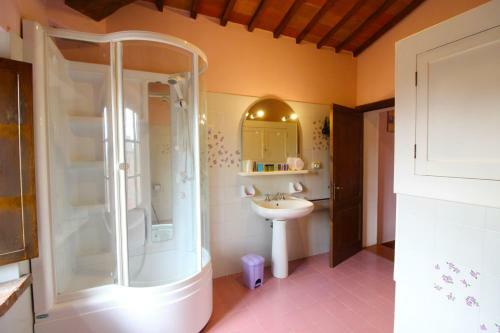 Monte San Savino Villa Sleeps 15 Pool Wifi