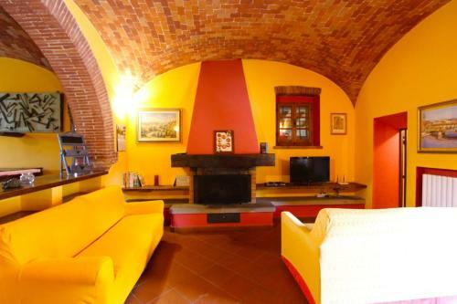 Monte San Savino Villa Sleeps 15 Pool Wifi