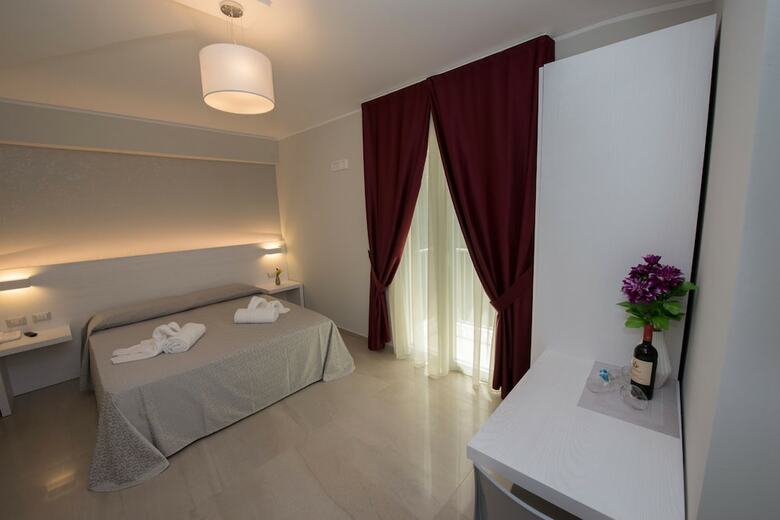 Hostal Borgo Degli Dei - Affittacamere Poseidone