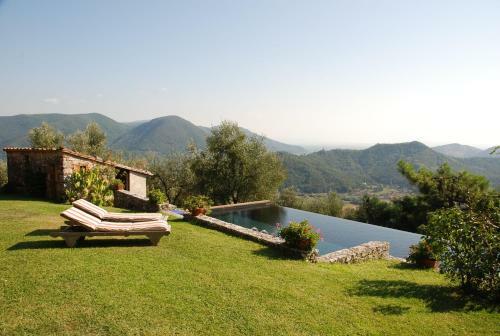 Balbano Villa Sleeps 8 Wifi