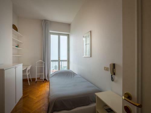 Meina Villa Sleeps 13 Pool Air Con Wifi