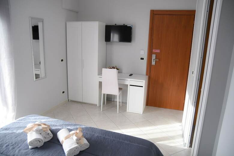 Hostal B&B Lamezia Airport