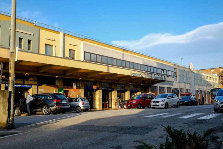 Hostal B&B Lamezia Airport
