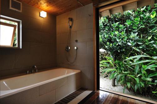 Hotel Hoshinoya Taketomi Island