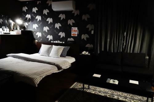 Hotel Paper Moon (Love Hotel)