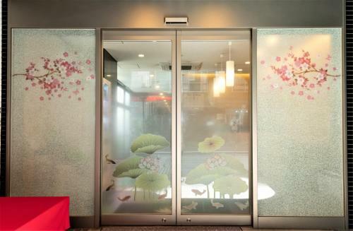 Shinsaibashi-higashi Crystal Hotel
